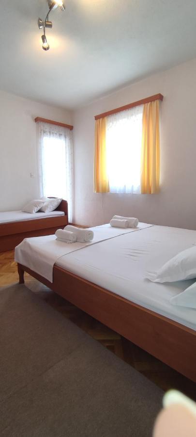 Apartments Villa Anna Podstrana Esterno foto